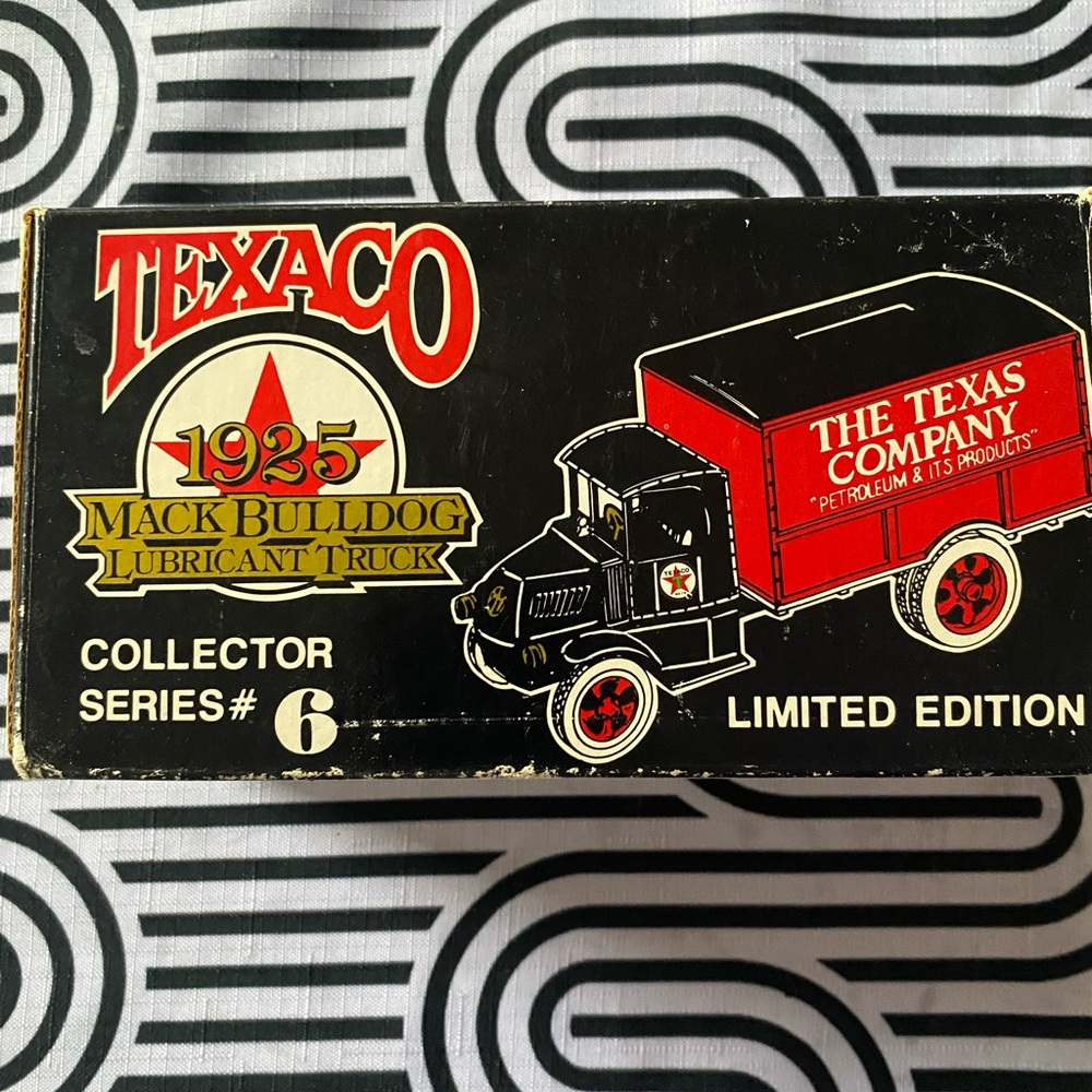 ERTL Texaco 1925 Mack Bulldog Lubricant Truck - Limited Edition NIB Series 6